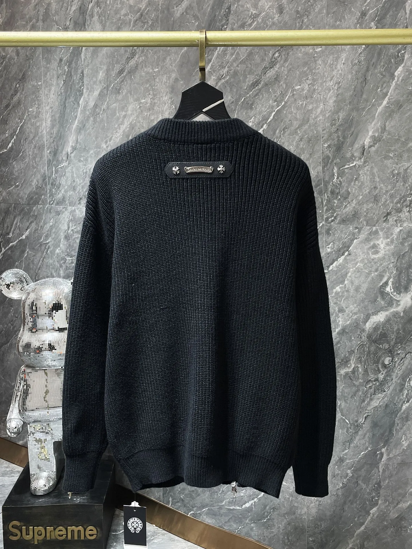 P276 Chrome Hearts Autumn and Winter Sweater Series Round-neck sweater with zipper design Full-body customized high-weight zipper Special treatment on cuff zipper Selected high-quality wool and 100% cotton knitted fabric Non-common version on the market! ! Recommended color: black Size: S, M, L, XL